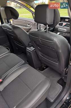 Минивэн Renault Scenic 2011 в 
