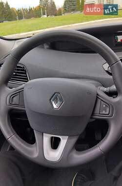 Минивэн Renault Scenic 2011 в 