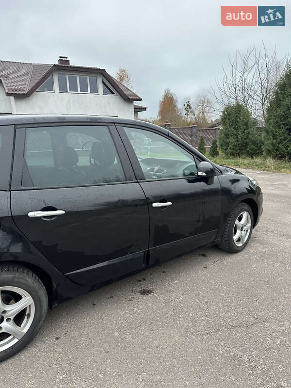 Минивэн Renault Scenic 2011 в Костополе
