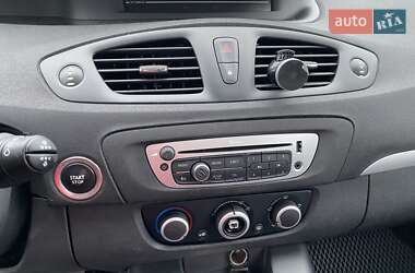 Минивэн Renault Scenic 2014 в 