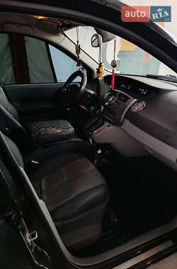 Минивэн Renault Scenic 2005 в 