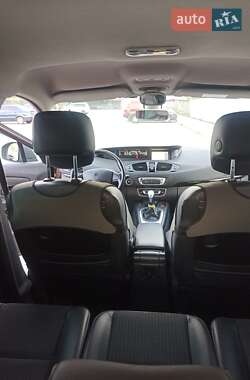 Минивэн Renault Scenic 2014 в 