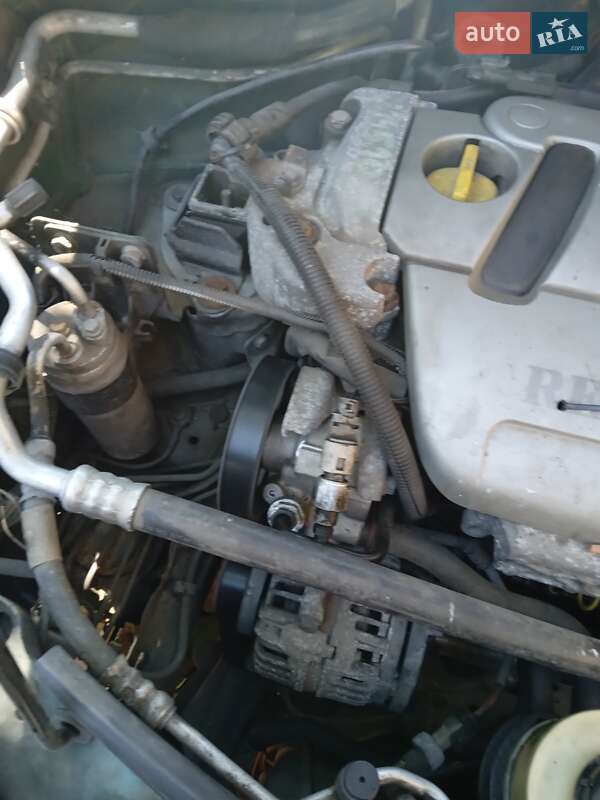 Мінівен Renault Scenic 2001 в Ужгороді