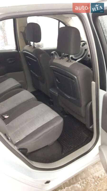 Минивэн Renault Scenic 2004 в Черновцах