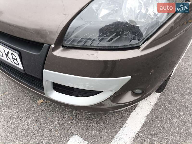 Мінівен Renault Scenic 2010 в Києві