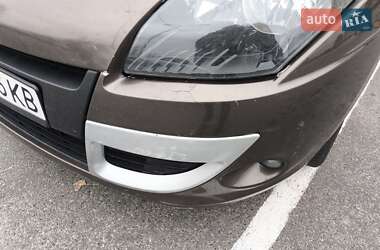 Минивэн Renault Scenic 2010 в 