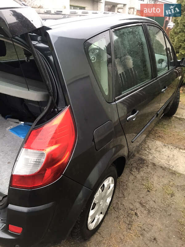 Мінівен Renault Scenic 2008 в Вараші