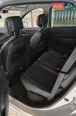 Минивэн Renault Scenic 2011 в 