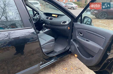 Минивэн Renault Scenic 2010 в 