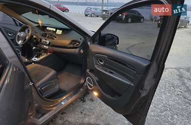 Минивэн Renault Scenic 2012 в 