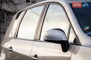 Минивэн Renault Scenic 2011 в 
