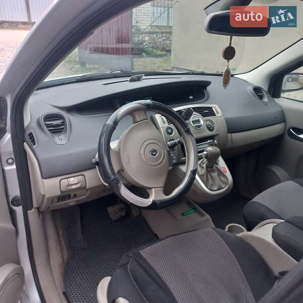Минивэн Renault Scenic 2005 в Зборове