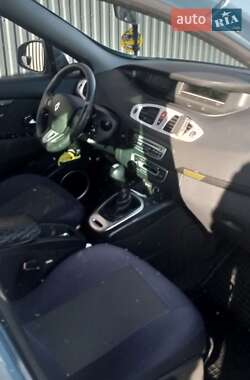 Минивэн Renault Scenic 2010 в 