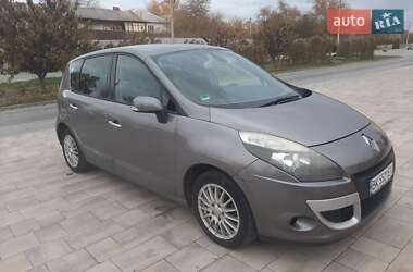 Минивэн Renault Scenic 2009 в 