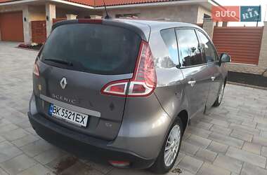 Минивэн Renault Scenic 2009 в 