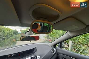 Минивэн Renault Scenic 2009 в 