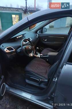 Минивэн Renault Scenic 2009 в 