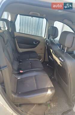 Минивэн Renault Scenic 2010 в 