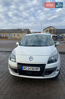 Минивэн Renault Scenic 2011 в 