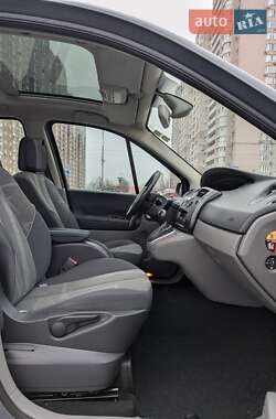 Минивэн Renault Scenic 2006 в Киеве