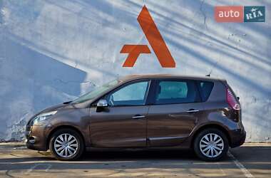 Минивэн Renault Scenic 2010 в 