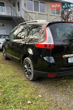 Минивэн Renault Scenic 2013 в 