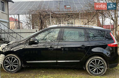 Минивэн Renault Scenic 2013 в 