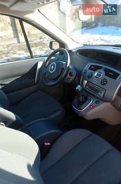 Минивэн Renault Scenic 2009 в 