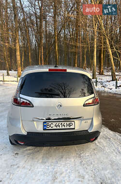 Минивэн Renault Scenic 2012 в 