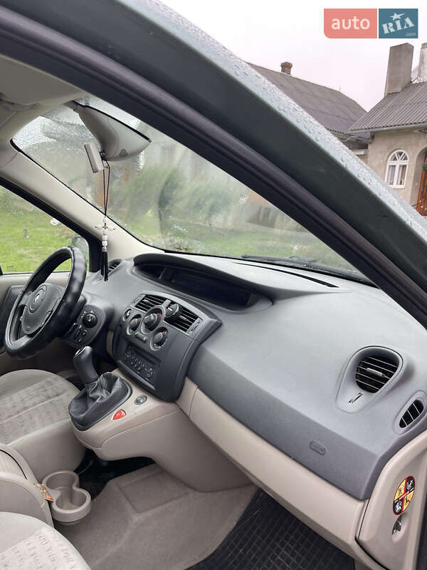 Минивэн Renault Scenic 2006 в Вижнице