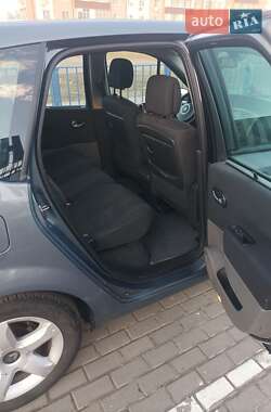Минивэн Renault Scenic 2006 в 