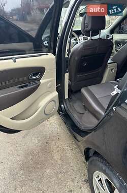 Минивэн Renault Scenic 2010 в 