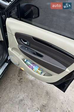 Минивэн Renault Scenic 2010 в 