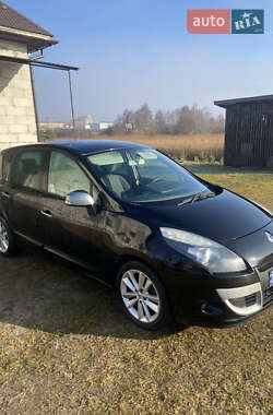 Минивэн Renault Scenic 2010 в 