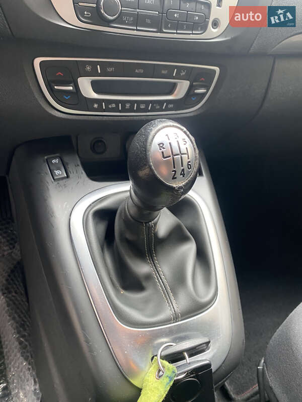 Минивэн Renault Scenic 2016 в Луцке