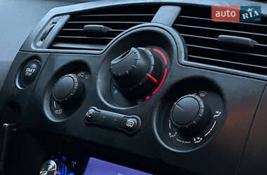 Минивэн Renault Scenic 2005 в 