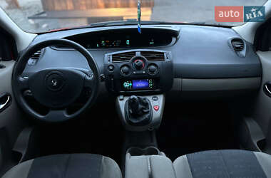 Минивэн Renault Scenic 2005 в 