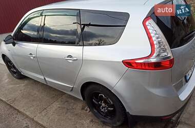 Мінівен Renault Scenic 2011 в 
