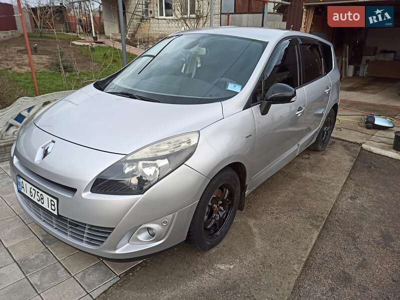 Минивэн Renault Scenic 2011 в Мироновке