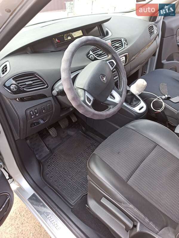 Минивэн Renault Scenic 2011 в Мироновке