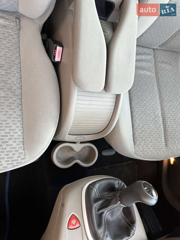 Минивэн Renault Scenic 2006 в Луцке