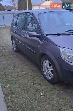 Минивэн Renault Scenic 2004 в 