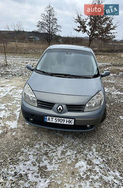 Минивэн Renault Scenic 2004 в 