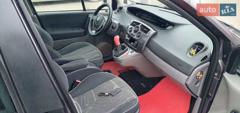 Минивэн Renault Scenic 2004 в Черновцах