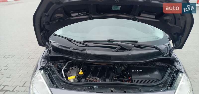 Минивэн Renault Scenic 2004 в Черновцах