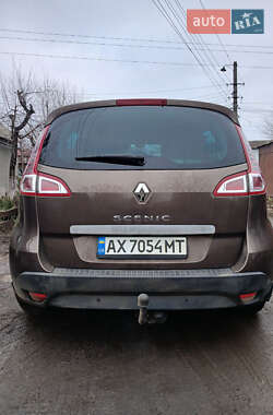 Минивэн Renault Scenic 2010 в 