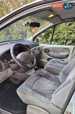 Минивэн Renault Scenic 2000 в 