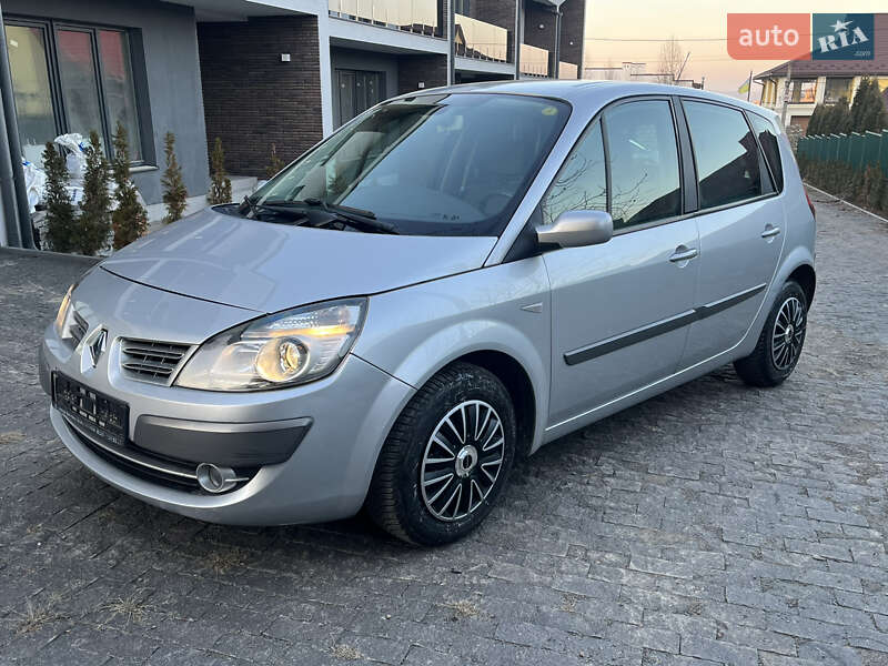 Минивэн Renault Scenic 2009 в 