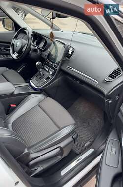 Минивэн Renault Scenic 2017 в 