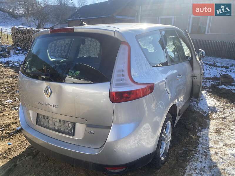 Renault Scenic 2012